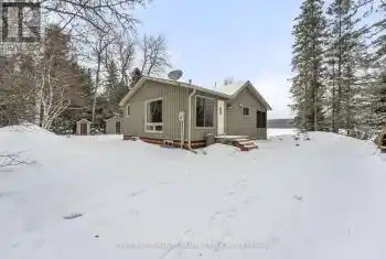 304 Centre Road, Hastings Highlands (McClure Ward), Ontario K0L2K0, 2 Bedrooms Bedrooms, ,1 BathroomBathrooms,All Houses,For Sale,Centre,X12042522