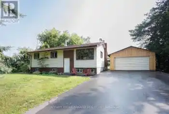 71 Goodman Road, Kawartha Lakes (Fenelon Falls), Ontario K0M1N0, 4 Bedrooms Bedrooms, ,1 BathroomBathrooms,All Houses,For Sale,Goodman,X12042760