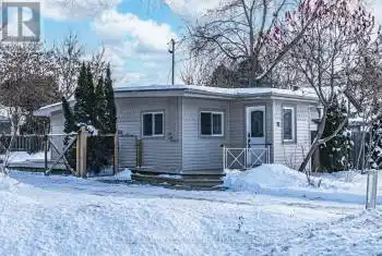 12 Balsam Street, Tay (Waubaushene), Ontario L0K2C0, 2 Bedrooms Bedrooms, ,1 BathroomBathrooms,All Houses,For Sale,Balsam,S12043365