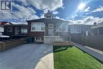 60 MERCHISON Avenue Unit# UPPER, Hamilton, Ontario L8H3E1, 2 Bedrooms Bedrooms, ,1 BathroomBathrooms,All Houses,For Rent,MERCHISON,40709868