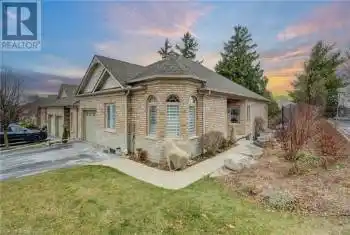 10 COBBLESTONE Drive Unit# 13, Paris, Ontario N3L4G8, 4 Bedrooms Bedrooms, ,4 BathroomsBathrooms,All Houses,For Sale,COBBLESTONE,40710382