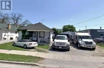 127 Thirtieth Street Toronto (Alderwood) Ontario M8W3C3