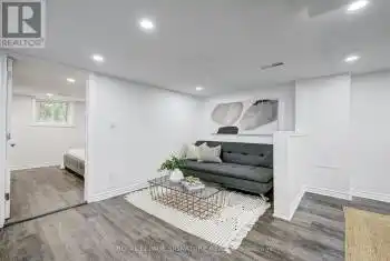 1 Worthington Crescent Unit# LL, Toronto (High Park-Swansea), Ontario M6S3P4, 2 Bedrooms Bedrooms, ,1 BathroomBathrooms,All Houses,For Rent,Worthington,W12044042