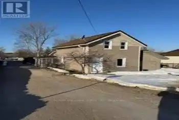 10 Scott Street, Penetanguishene, Ontario L9M1N1, 3 Bedrooms Bedrooms, ,1 BathroomBathrooms,All Houses,For Sale,Scott,S12044420