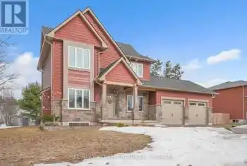8 PRISCILLA Street, Tiny (Wyevale), Ontario L0L2T0, 4 Bedrooms Bedrooms, ,4 BathroomsBathrooms,All Houses,For Sale,PRISCILLA,S12032124