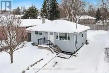 135 Gunn Street, Barrie (Wellington), Ontario L4M2H6, 3 Bedrooms Bedrooms, ,2 BathroomsBathrooms,All Houses,For Sale,Gunn,S12045087