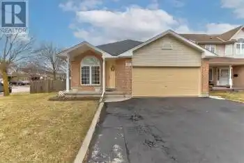 67 COUNTRY CLUB Drive, Cambridge, Ontario N1T1Z8, 5 Bedrooms Bedrooms, ,2 BathroomsBathrooms,All Houses,For Sale,COUNTRY CLUB,40710884