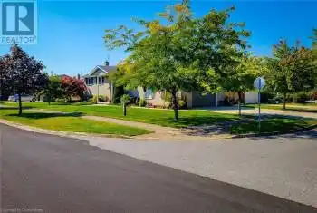 3831 CARDINAL Drive, Niagara Falls, Ontario L2H2W2, 4 Bedrooms Bedrooms, ,2 BathroomsBathrooms,All Houses,For Sale,CARDINAL,40711098