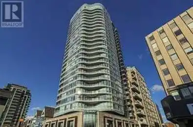 88 Cumberland Street Unit# 807 Toronto (Annex) Ontario M5R1A3
