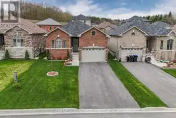 13 HEWSON Street, Penetanguishene, Ontario L9M0V7, 3 Bedrooms Bedrooms, ,2 BathroomsBathrooms,All Houses,For Sale,HEWSON,S12045789