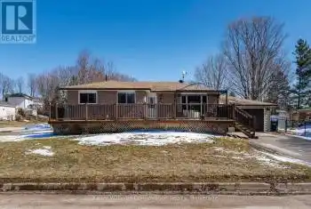 660 Harvey Avenue, Midland, Ontario L4R4S2, 3 Bedrooms Bedrooms, ,2 BathroomsBathrooms,All Houses,For Sale,Harvey,S12044848