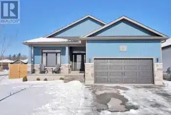 37 Sabrina Avenue, Quinte West (Murray Ward), Ontario K8V0J9, 3 Bedrooms Bedrooms, ,2 BathroomsBathrooms,All Houses,For Sale,Sabrina,X12046140