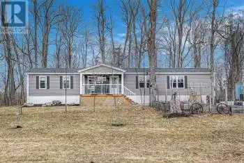 5496 McDonald's Corners Road, Lanark Highlands, Ontario K0G1M0, 2 Bedrooms Bedrooms, ,2 BathroomsBathrooms,All Houses,For Sale,McDonald's Corners,X12046686