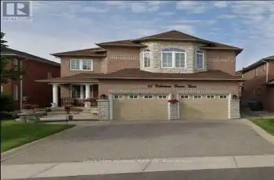 62 Robertson Davies Drive Brampton (Brampton North) Ontario L7A2E5