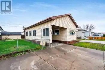 46 Regina Street, Lakeshore, Ontario N8H2P5, 2 Bedrooms Bedrooms, ,1 BathroomBathrooms,All Houses,For Sale,Regina,25006969