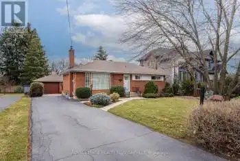 2416 Rebecca Street, Oakville (1001 - BR Bronte), Ontario L6L2B2, 3 Bedrooms Bedrooms, ,2 BathroomsBathrooms,All Houses,For Sale,Rebecca,W12047601