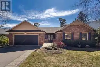 148 Briar Hill Crescent, Hamilton (Ancaster), Ontario L9G3S9, 5 Bedrooms Bedrooms, ,3 BathroomsBathrooms,All Houses,For Sale,Briar Hill,X12048557