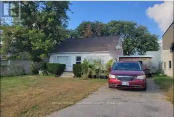 124 Simcoe Street, Tillsonburg, Ontario N4G2J1, 3 Bedrooms Bedrooms, ,1 BathroomBathrooms,All Houses,For Sale,Simcoe,X12047045