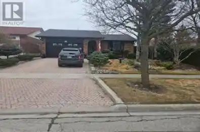 20 Claypine Trail Brampton (Brampton North) Ontario L6V3L9