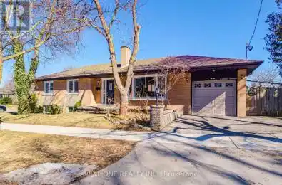 1 Barwell Crescent Toronto (Rexdale-Kipling) Ontario M9W2W4