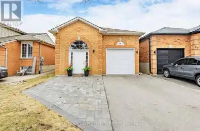 78 Clearmeadow Boulevard Newmarket (Summerhill Estates) Ontario L3X2M6