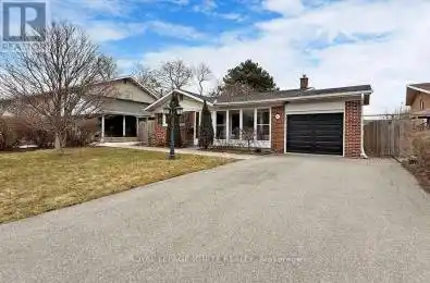 47 Marthclare Avenue Toronto (Parkwoods-Donalda) Ontario M3A1E1