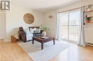 325 NORTHLAKE Drive Unit# 10 Waterloo Ontario N2V1Z1