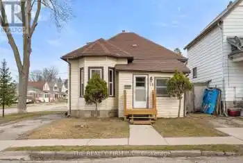 18 FOURTH Avenue, St. Thomas, Ontario N5R4H2, 4 Bedrooms Bedrooms, ,2 BathroomsBathrooms,All Houses,For Sale,FOURTH,X12050580