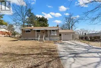 4400 NOTRE DAME Street, South Frontenac (Frontenac South), Ontario K0H1V0, 3 Bedrooms Bedrooms, ,1 BathroomBathrooms,All Houses,For Sale,NOTRE DAME,X12050738