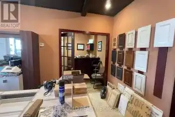 37 Kodiak Crescent Unit# 13, Toronto (York University Heights), Ontario M3J3E5, ,Commercial,For Sale,Kodiak,W12051562