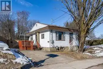 94 Eighth Street, Midland, Ontario L4R4A3, 4 Bedrooms Bedrooms, ,2 BathroomsBathrooms,All Houses,For Sale,Eighth,S12051848