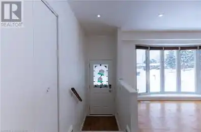 1 ELDRID Court Grimsby Ontario L3M1Z1