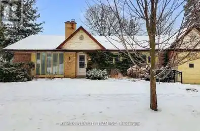 17 Hedges Boulevard Toronto (Princess-Rosethorn) Ontario M9B3C3