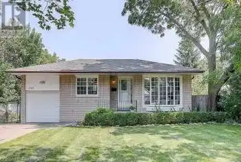 1269 MONTCLAIR Drive, Oakville, Ontario L6H1Z3, 4 Bedrooms Bedrooms, ,1 BathroomBathrooms,All Houses,For Rent,MONTCLAIR,40711175