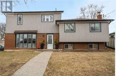 8 BANFF Drive Hamilton Ontario L8T3B5
