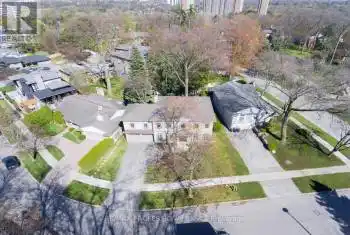 3 Woodvalley Drive, Toronto (Edenbridge-Humber Valley), Ontario M9A4H2, 6 Bedrooms Bedrooms, ,4 BathroomsBathrooms,All Houses,For Rent,Woodvalley,W12053065