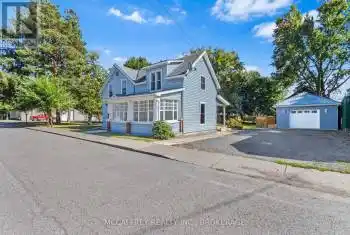 366 THOMAS Street, Deseronto (Deseronto (Town)), Ontario K0K1X0, 3 Bedrooms Bedrooms, ,2 BathroomsBathrooms,All Houses,For Sale,THOMAS,X12053205