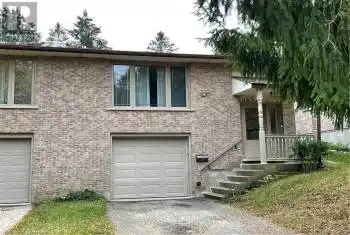 363 VOGEL Place, Waterloo, Ontario N2L5V8, 4 Bedrooms Bedrooms, ,2 BathroomsBathrooms,All Houses,For Rent,VOGEL,40712071