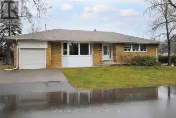1 Mossford Court, Toronto (Princess-Rosethorn), Ontario M9B5T3, 5 Bedrooms Bedrooms, ,2 BathroomsBathrooms,All Houses,For Sale,Mossford,W12053039