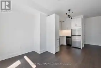 1183 Dufferin Street Unit# 114, Toronto (Dovercourt-Wallace Emerson-Junction), Ontario M6H4B7, 3 Bedrooms Bedrooms, ,3 BathroomsBathrooms,Condo,For Sale,Dufferin,W12053583