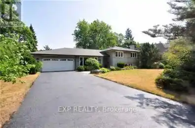 261 Pinehurst Drive Oakville (1006 - FD Ford) Ontario L6J4X2