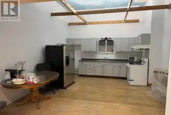450 Spadina Avenue Unit# 1, Toronto (Kensington-Chinatown), Ontario M5T2G8, 4 Bedrooms Bedrooms, ,2 BathroomsBathrooms,All Houses,For Rent,Spadina,C12054254
