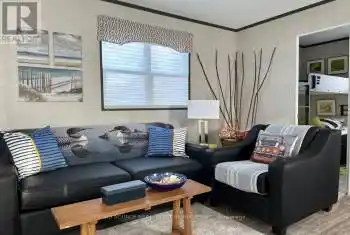 1047 Bonnie Lake Camp Rd Road Unit# WAVERLY, Bracebridge (Macaulay), Ontario P1L1W9, 3 Bedrooms Bedrooms, ,1 BathroomBathrooms,Commercial,For Sale,Bonnie Lake Camp Rd,X12052644