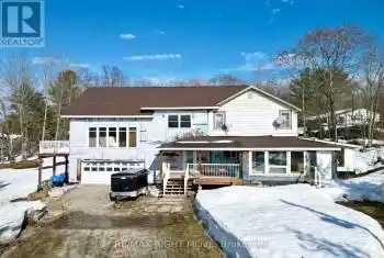 1894 Henry's Landing, Severn, Ontario L0K1E0, 4 Bedrooms Bedrooms, ,1 BathroomBathrooms,All Houses,For Sale,Henry's Landing,S12054661