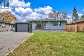 32 Farley Crescent, Toronto (Willowridge-Martingrove-Richview), Ontario M9R2A6, 4 Bedrooms Bedrooms, ,3 BathroomsBathrooms,All Houses,For Sale,Farley,W12054735