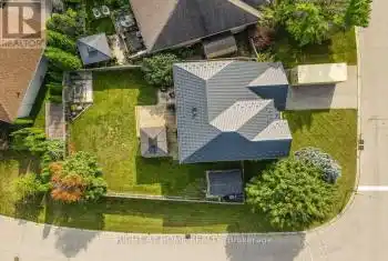 210 Dundas Street, Brant (Paris), Ontario N3L4H3, 5 Bedrooms Bedrooms, ,4 BathroomsBathrooms,All Houses,For Sale,Dundas,X12055085
