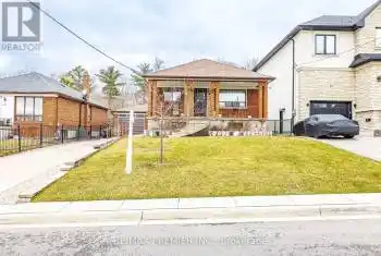 70 Forthbridge Crescent, Toronto (Downsview-Roding-CFB), Ontario M3M2A3, 5 Bedrooms Bedrooms, ,2 BathroomsBathrooms,All Houses,For Sale,Forthbridge,W12055143