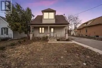50 Donald Street, Barrie (Queen's Park), Ontario L4N1E3, 2 Bedrooms Bedrooms, ,2 BathroomsBathrooms,All Houses,For Sale,Donald,S12056185
