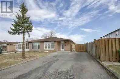 35 DEESIDE Crescent Brampton Ontario L6T3L8