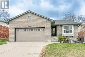 207 Southfield Drive, Strathroy Caradoc (SW), Ontario N7G3V3, 4 Bedrooms Bedrooms, ,2 BathroomsBathrooms,All Houses,For Sale,Southfield,X12056247